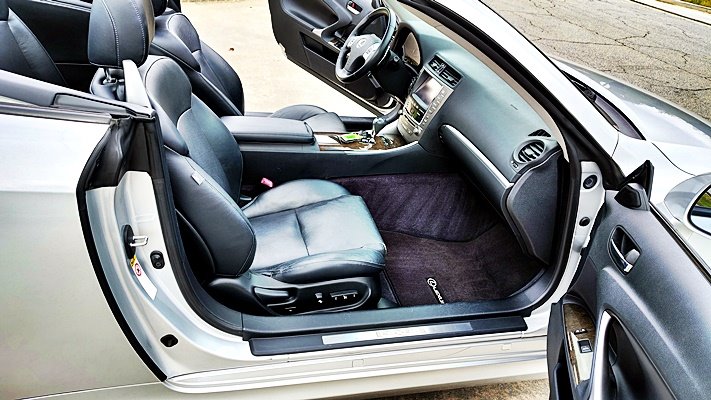 Lexus IS photo 15