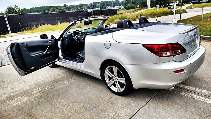 Lexus IS photo 17