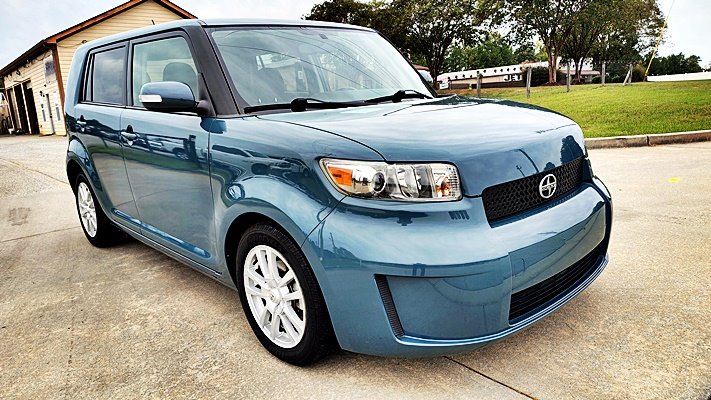 Scion xB photo 11