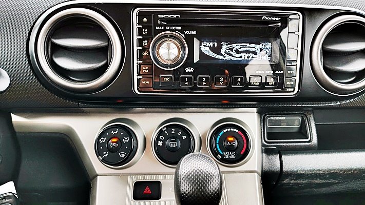 Scion xB photo 19