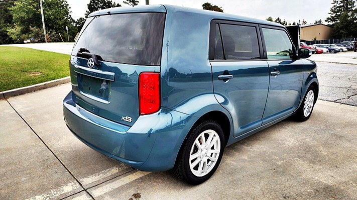 Scion xB photo 9